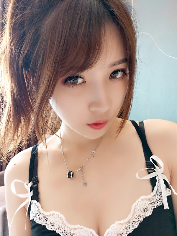 黑色吊带裙 - 小女巫露娜